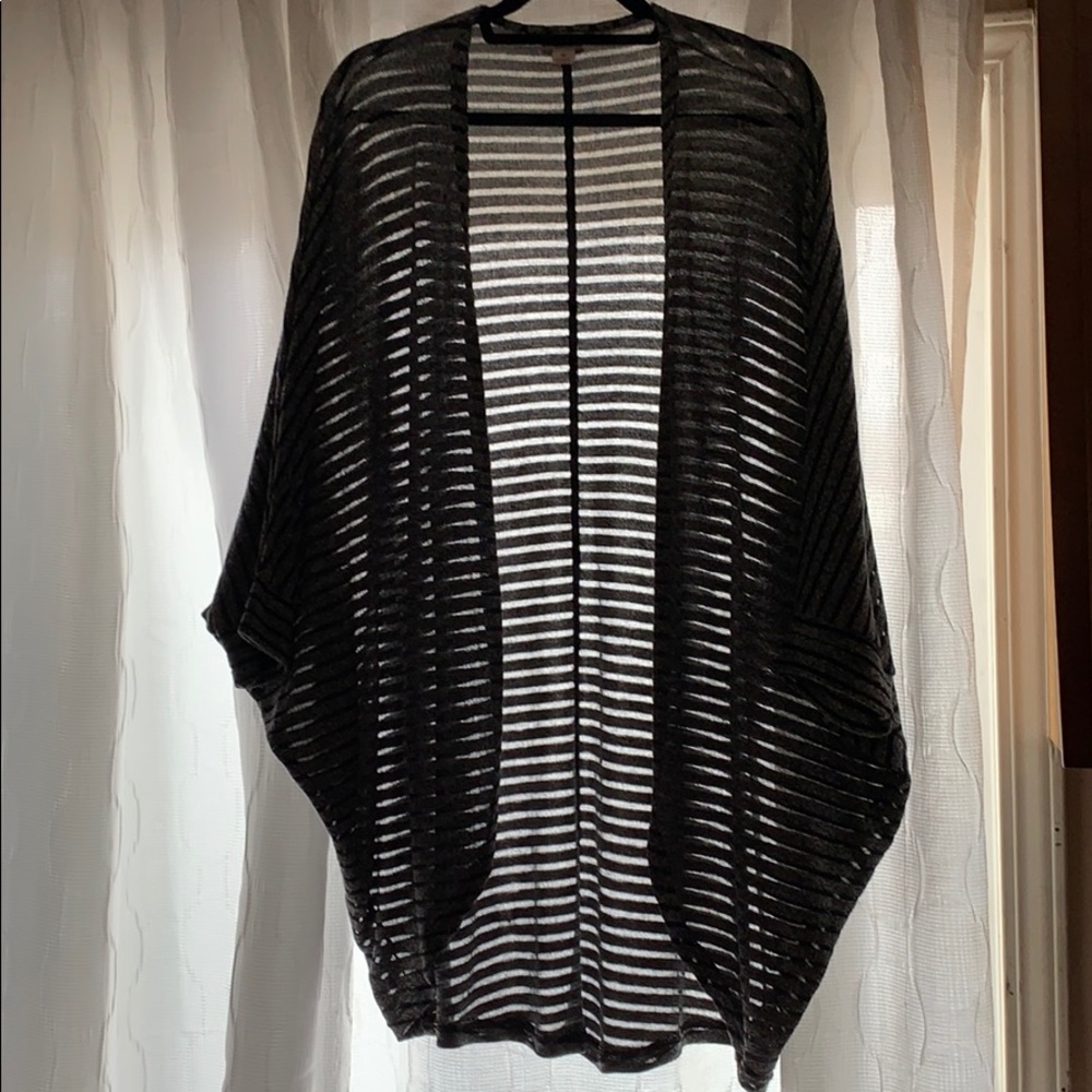 Lightweight Cardigan Shawl